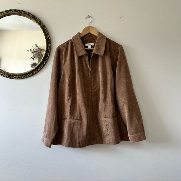 CJ Banks | Lightweight Bomber Jacket - Picture 2 of 3